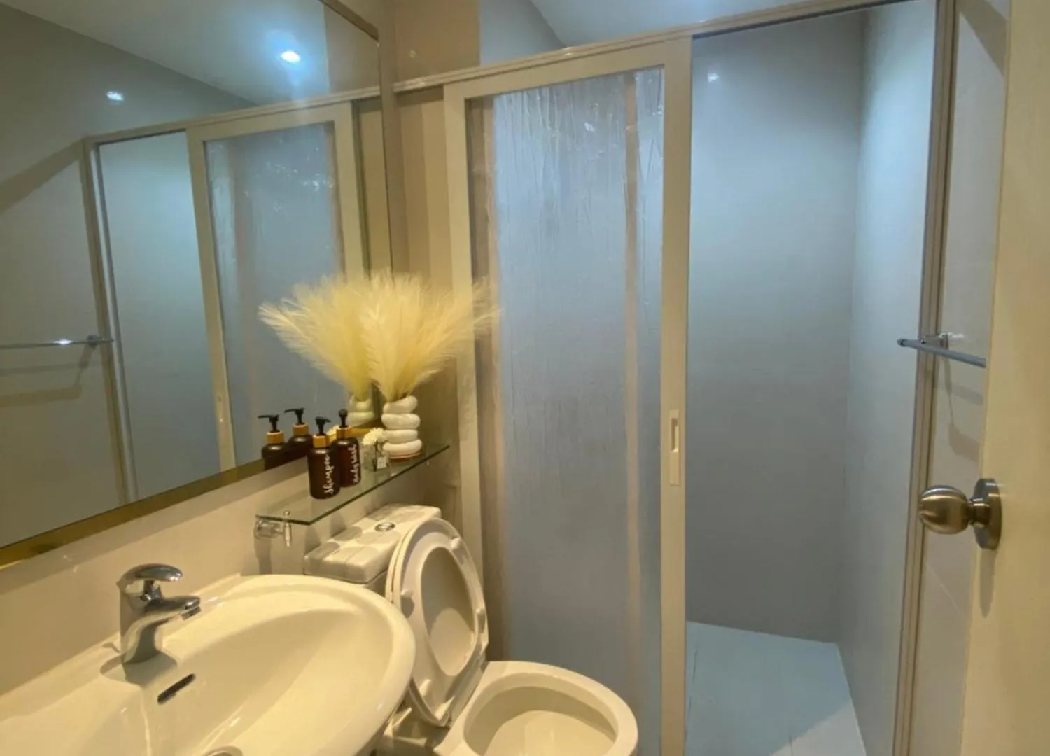 Hotel Azure Staycation Ph 1503 Manila